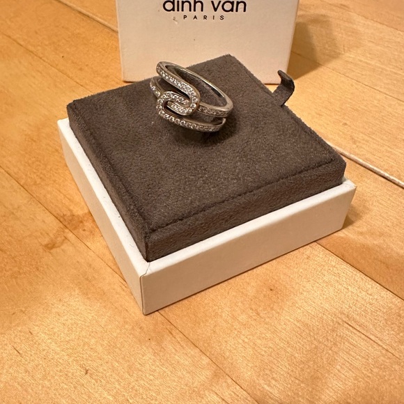 Wedding ring - Picture 4 of 5